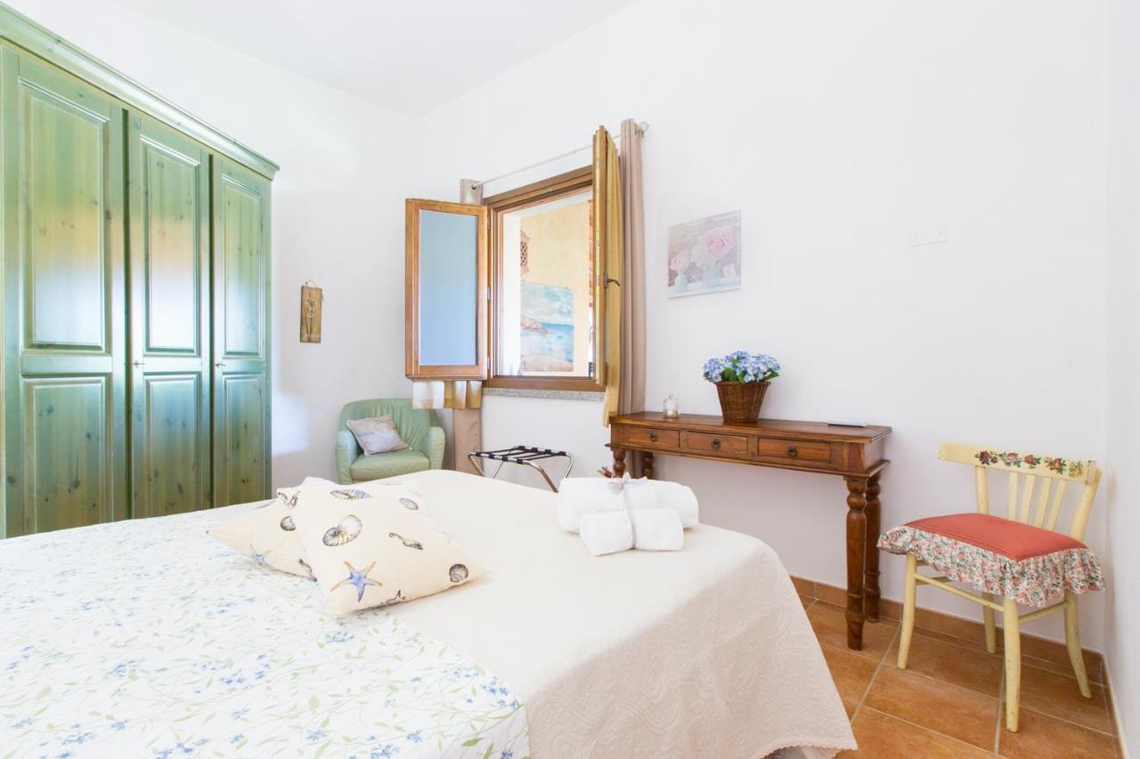 B&B La Vela Chia Eksteriør bilde