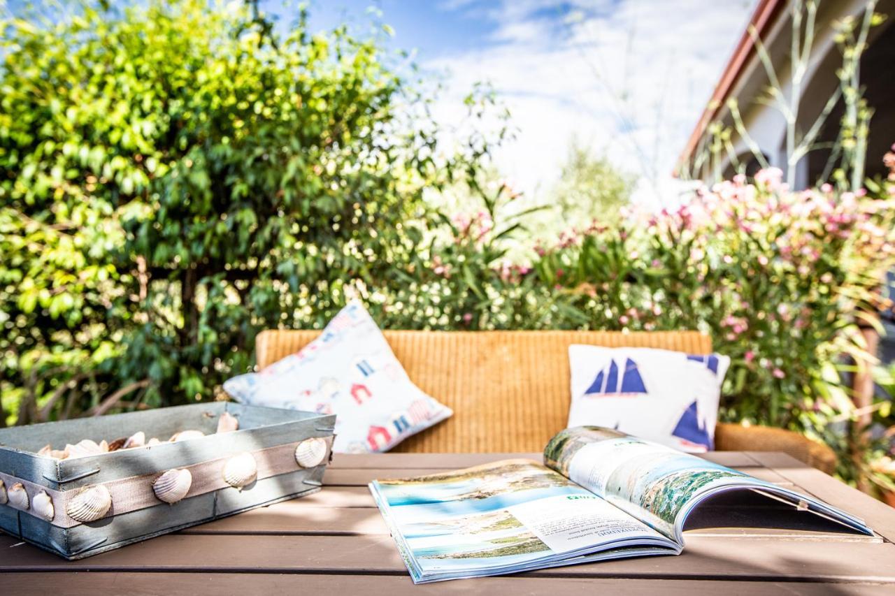 B&B La Vela Chia Eksteriør bilde